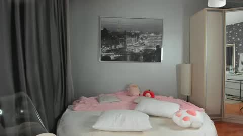 alienmito online show from August 13, 11:52 pm