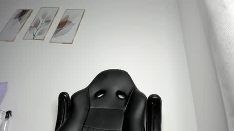 _molly_rosse_ online show from August 7, 12:27 pm