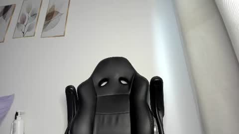 _molly_rosse_ online show from August 17, 12:32 pm