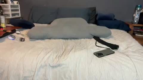 _myprettysoles online show from August 13, 6:33 pm