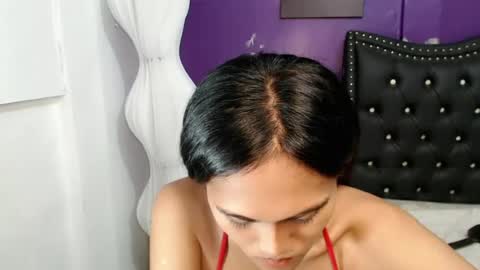 jenny claire online show from August 11, 7:21 am