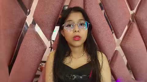 Nana online show from August 3, 1:51 pm