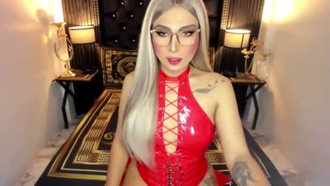 _natashacooper_ online show from July 10, 8:53 am