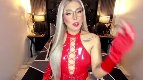 _natashacooper_ online show from July 23, 6:32 pm