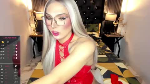 _natashacooper_ online show from July 28, 9:48 am
