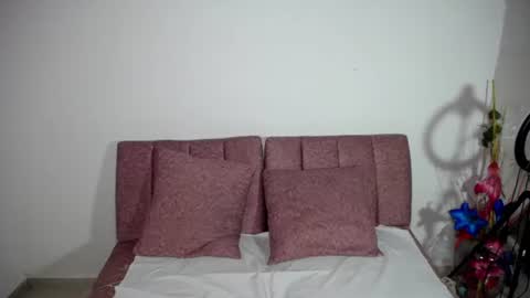 _naughtycouple1_ online show from July 25, 5:33 am