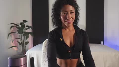 _nayra_ online show from August 7, 2:06 pm
