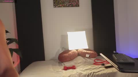_nayra_ online show from August 10, 6:42 pm