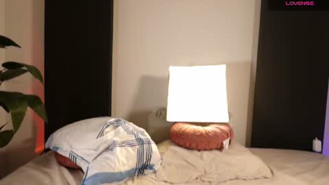 _nayra_ online show from August 11, 8:55 pm