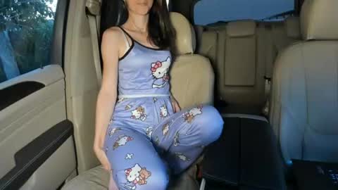 Lori  free  acount  online show from August 12, 3:31 am