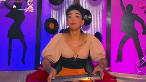 Nicky online show from August 11, 8:33 pm