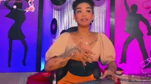 Nicky online show from August 11, 9:39 pm
