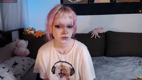 Nicole online show from July 18, 7:04 pm