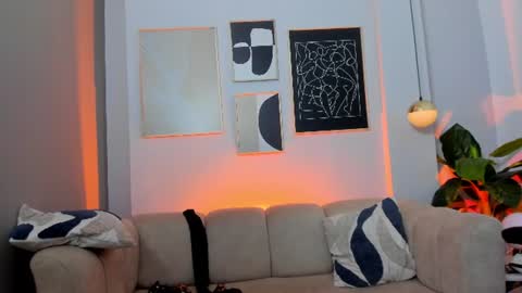 _nicoletteshea_ online show from August 7, 12:21 am
