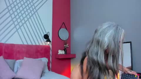 _nicoletteshea_ online show from August 8, 6:41 pm
