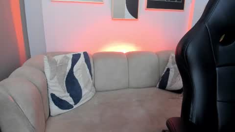_nicoletteshea_ online show from August 14, 3:59 pm