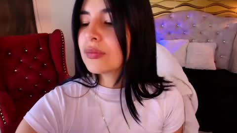 Nina Harpper online show from August 14, 11:30 pm