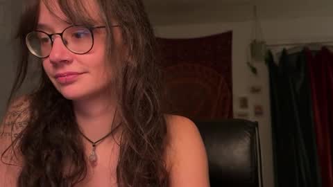 Mila online show from April 3, 9:01 pm