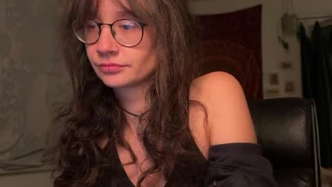 Mila online show from April 5, 9:51 pm