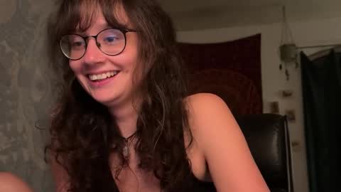 Mila online show from May 21, 12:01 am