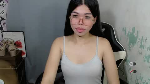 _odette22 online show from August 12, 1:13 pm
