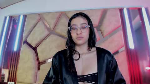 Pau online show from August 6, 10:31 pm