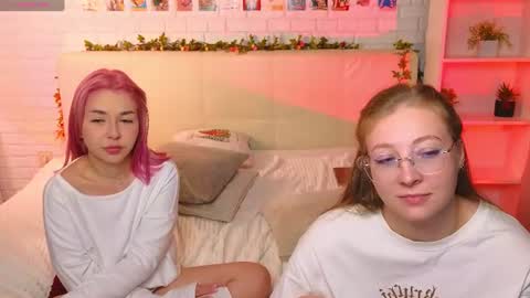 Merlizz Eva Jane Mila Nicole  left to right  online show from August 10, 2:46 am