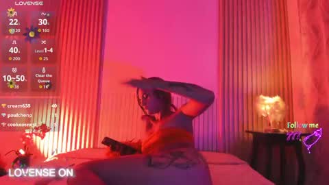 _ravynrouge1 online show from August 1, 3:56 am