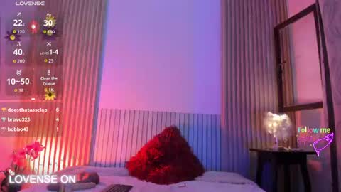 _ravynrouge1 online show from August 3, 5:42 pm