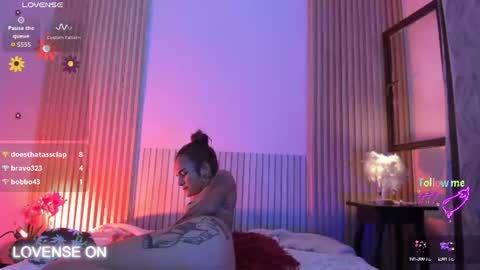 _ravynrouge1 online show from August 3, 6:48 pm