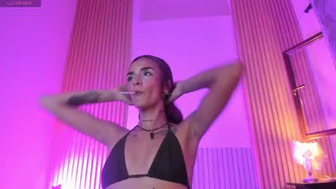_ravynrouge1 online show from August 7, 9:59 pm