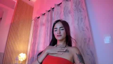 _ravynrouge1 online show from August 14, 3:26 pm