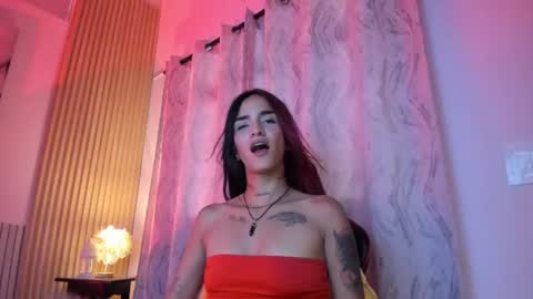 _ravynrouge1 online show from August 14, 4:32 pm