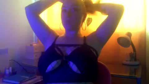 REDGOLD BABY  online show from March 31, 5:10 pm