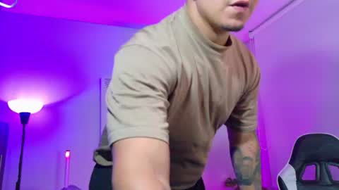 Roberto online show from July 4, 7:05 pm
