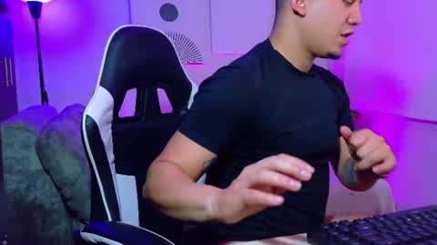 Roberto online show from August 1, 9:04 am