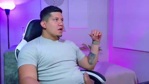 Roberto online show from August 14, 2:32 pm