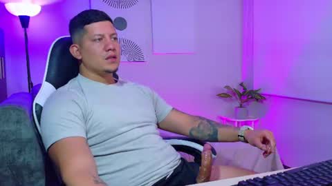 Roberto online show from August 15, 2:10 pm
