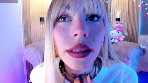 Sabrina online show from August 5, 8:07 pm