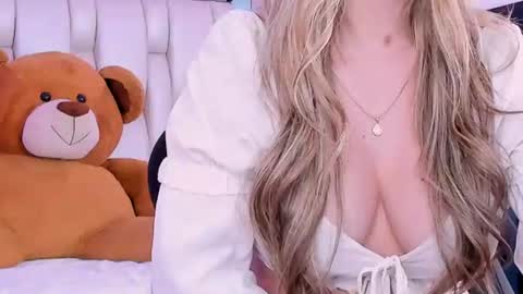 Sara Garcia online show from August 13, 4:10 pm