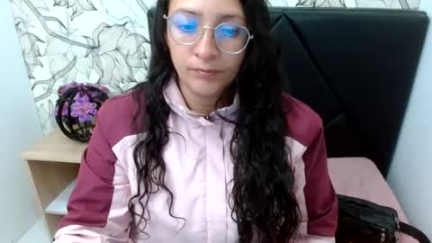 _saraximena_ online show from August 1, 7:03 am