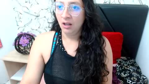 _saraximena_ online show from August 1, 2:01 pm