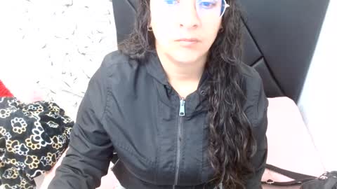 _saraximena_ online show from August 7, 2:39 pm