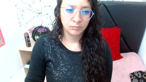_saraximena_ online show from August 15, 4:55 pm