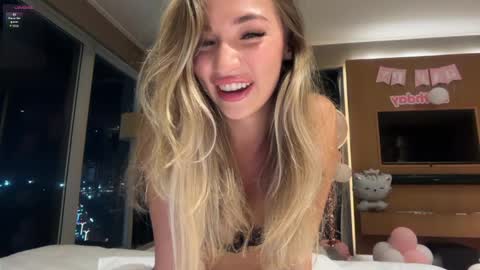 Kat online show from April 8, 1:21 pm