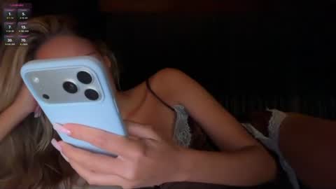 Kat online show from July 25, 2:54 pm
