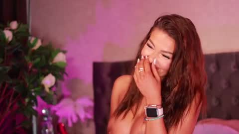 Selena online show from August 9, 8:26 am