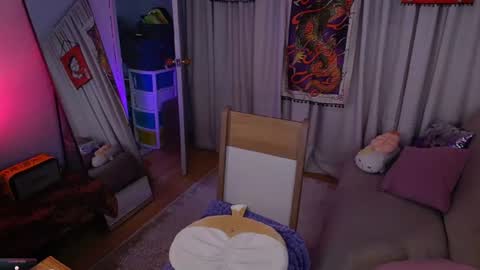 Laura online show from July 29, 1:40 pm