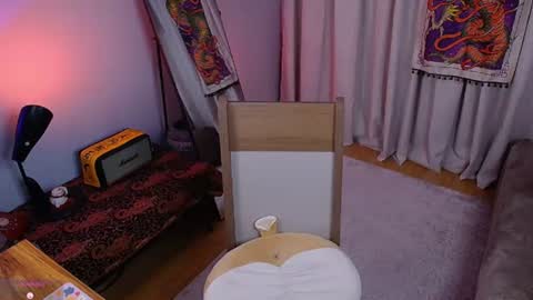 Laura online show from August 13, 5:27 pm