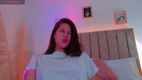 _sofiglow online show from August 13, 11:24 am